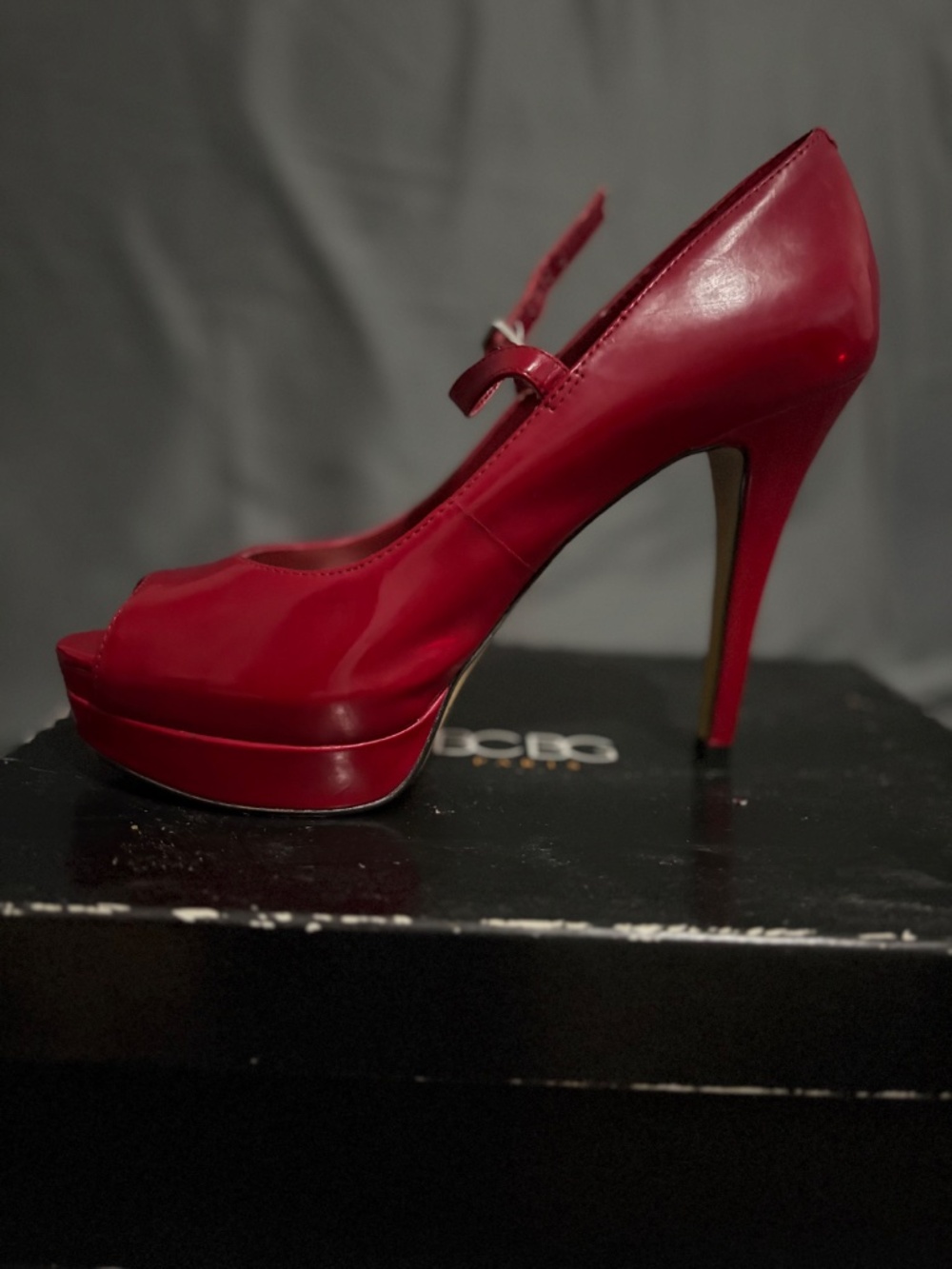 Red Pumps - Picture 5 of 16